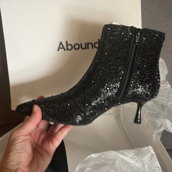 NIB Abound Black Rhinestone Heeled Booties 8 - Picture 5 of 7